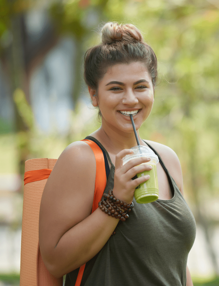woman-drinking-smoothie